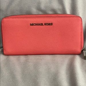 Salmon Michael Kors wallet